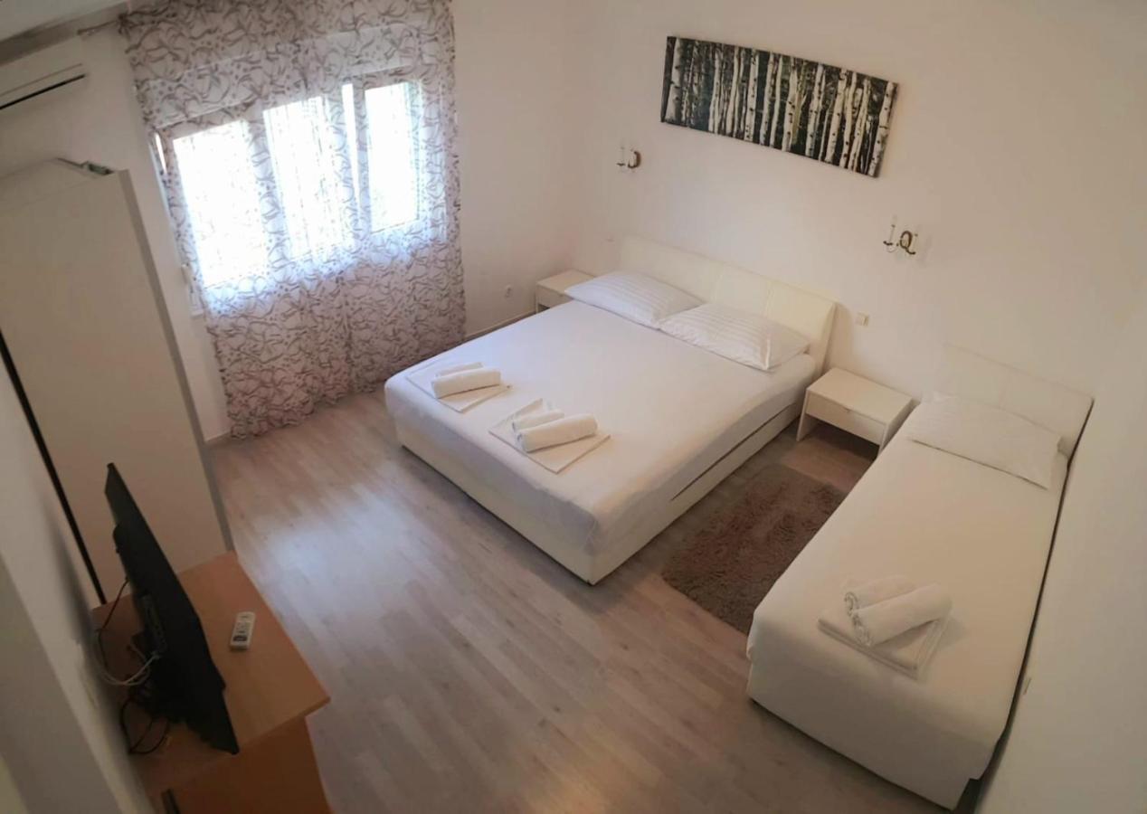 Apartmani Jureta Okrug Gornji Dış mekan fotoğraf