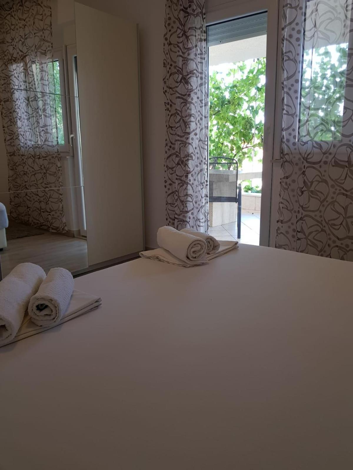 Apartmani Jureta Okrug Gornji Dış mekan fotoğraf