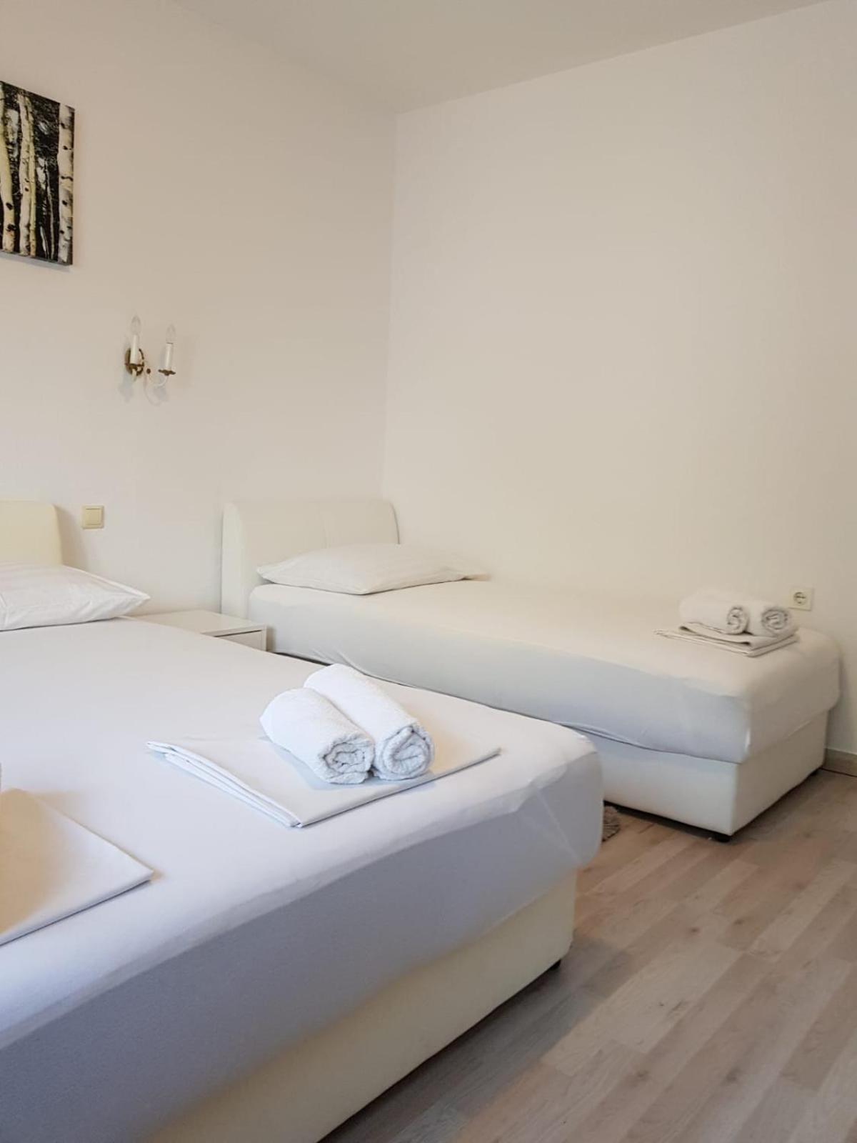 Apartmani Jureta Okrug Gornji Dış mekan fotoğraf