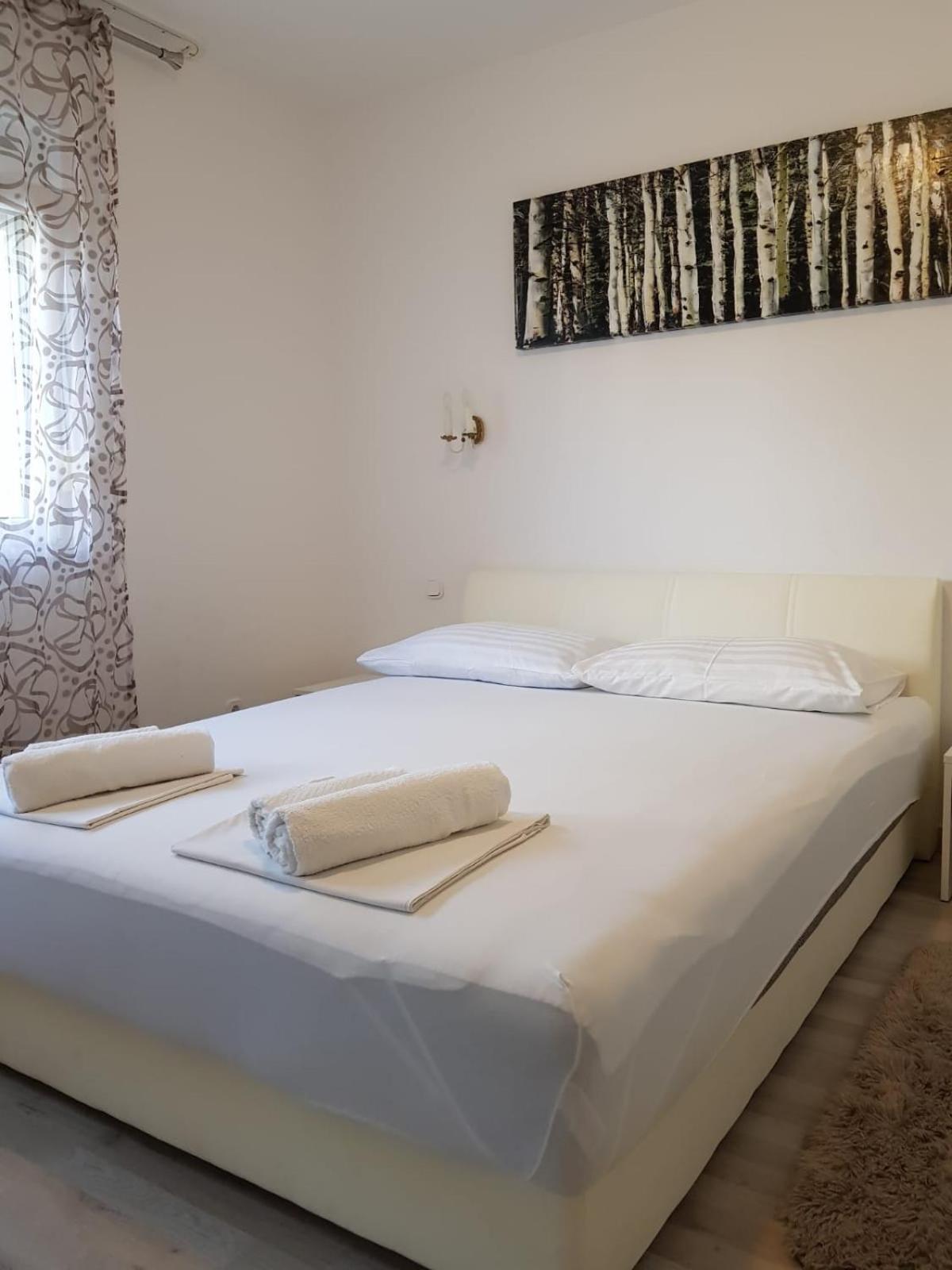 Apartmani Jureta Okrug Gornji Dış mekan fotoğraf