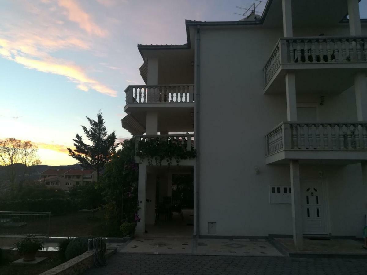 Apartmani Jureta Okrug Gornji Dış mekan fotoğraf