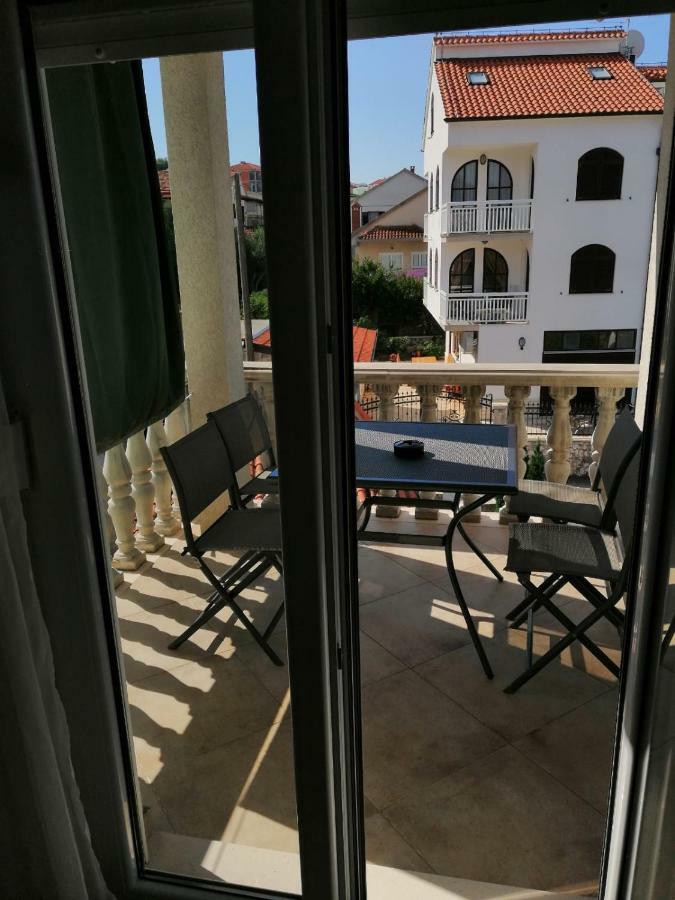 Apartmani Jureta Okrug Gornji Dış mekan fotoğraf