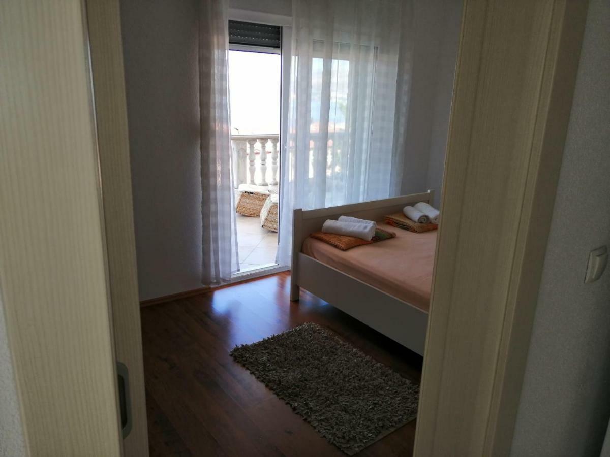 Apartmani Jureta Okrug Gornji Dış mekan fotoğraf